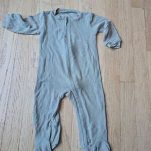 Milkberry Infant Light Green Bamboo Pajamas Size 6-9 Months